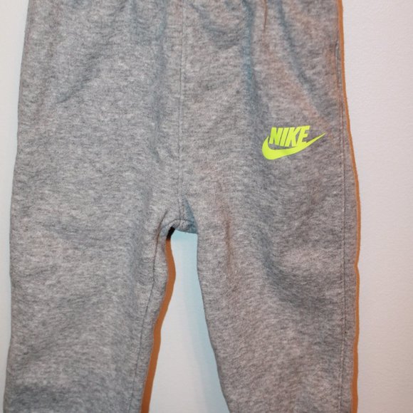 Size 24 Months Nike Gray/Neon Green Sweat suit - Picture 3 of 6
